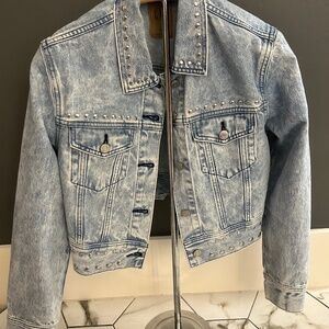 Cropped Studded Icon Denim Jacket M | light wash